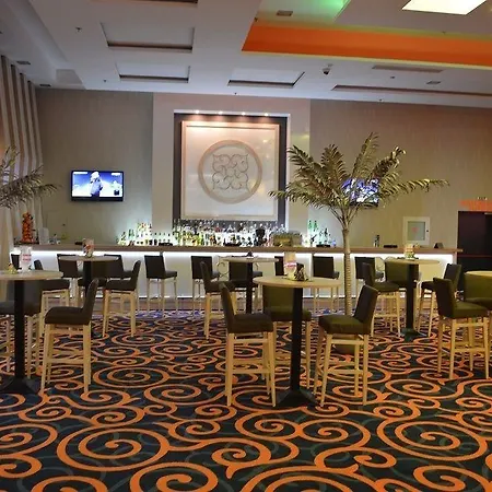 酒店 Platinum & Casino 4*