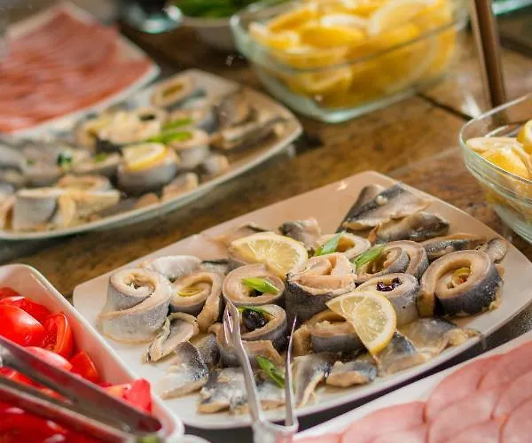 Platinum & Casino 4* סאני ביץ'