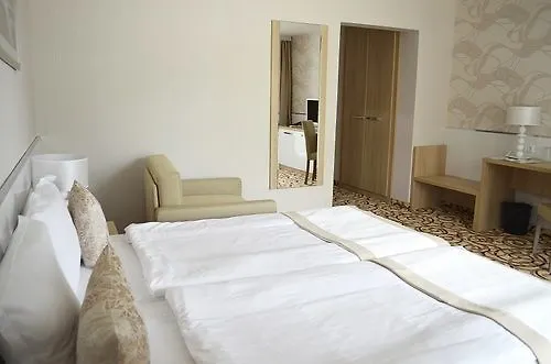 מלון Platinum & Casino סאני ביץ'