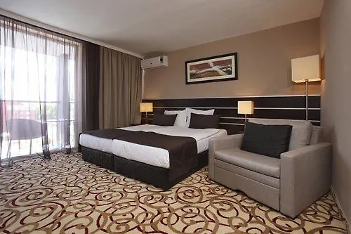 מלון Platinum & Casino