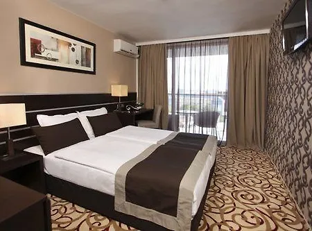 מלון Platinum & Casino 4*