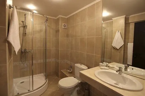 מלון Platinum & Casino 4*