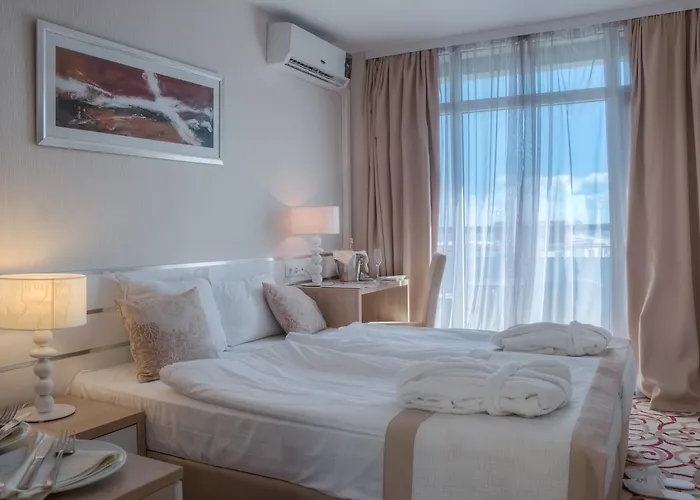 מלון Platinum & Casino 4*